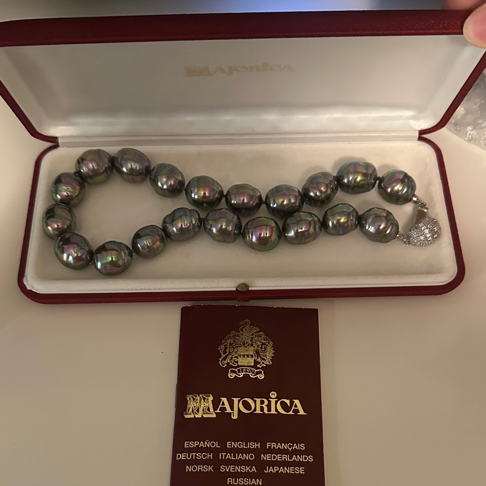 Majorica Black Pearl Necklace hammered with diamond clasp